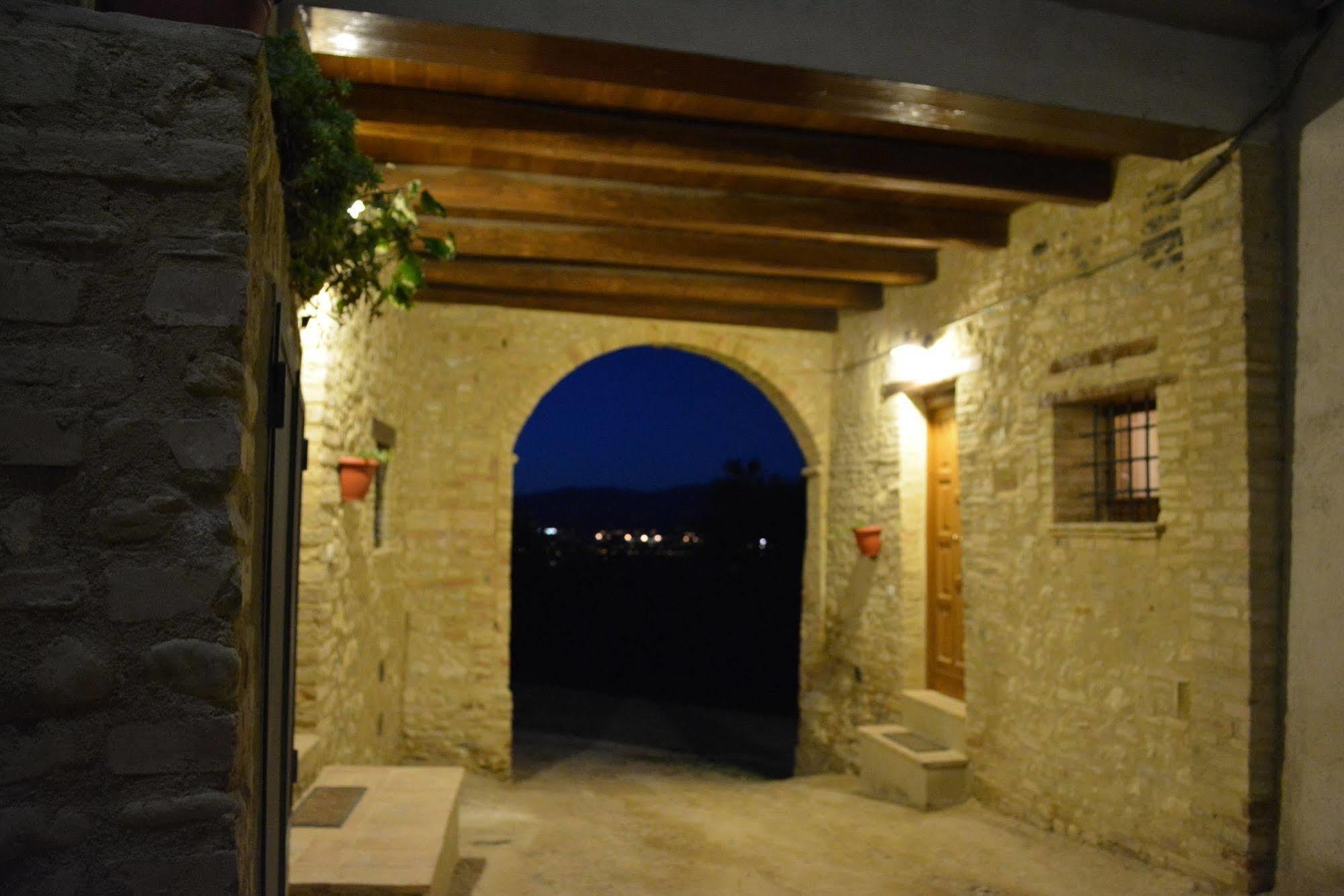 A Casa Di Mi Appartamenti Vacanza 몬테팔코 외부 사진